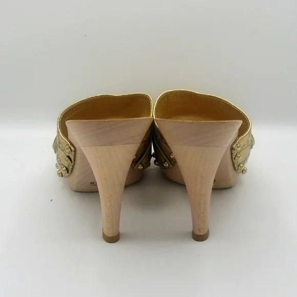 Gucci clog size 9 1/2 NEW COLOR GOLD 100% AUTHENTIC